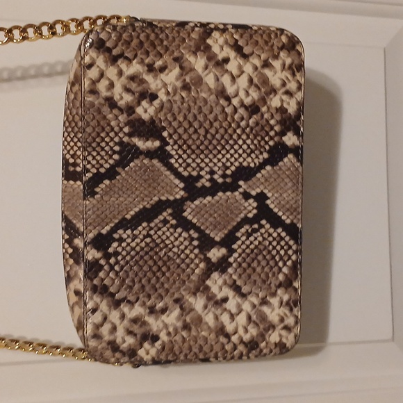 Michael Kors Snakeskin Print - Picture 4 of 16